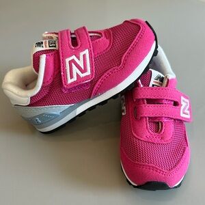 New Balance tennis shoe - pink - size 6